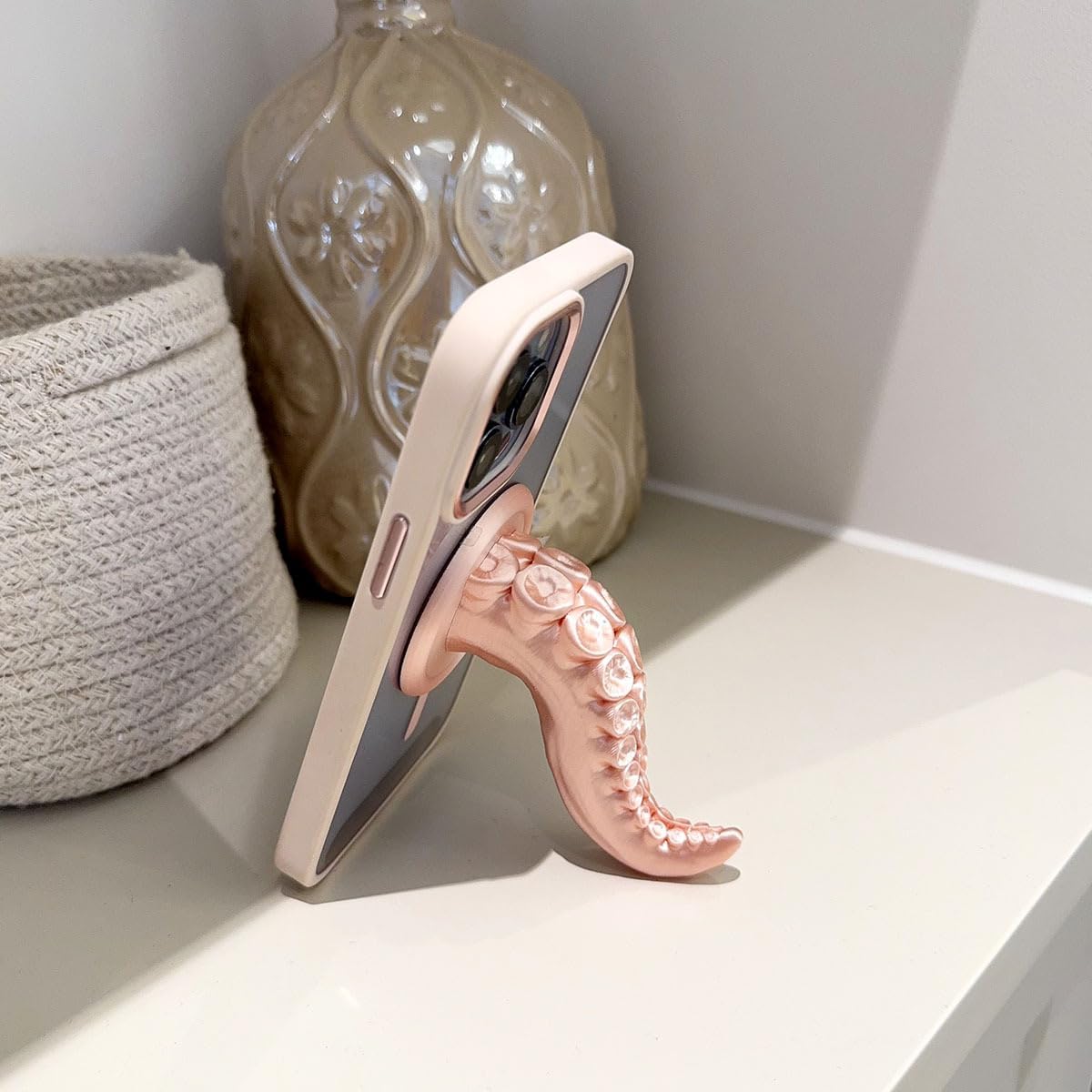 Octopus Claw Magnetic Phone Stand（new）